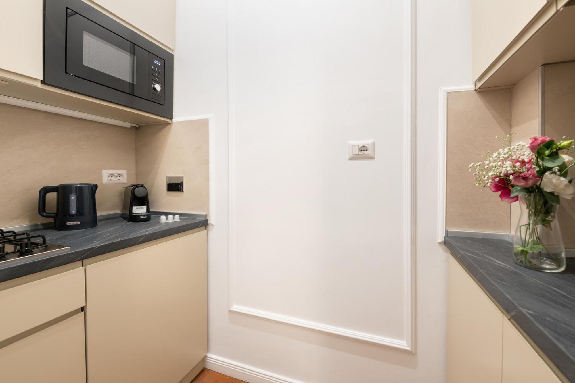 White Flat Termini Apartment Рим Екстериор снимка